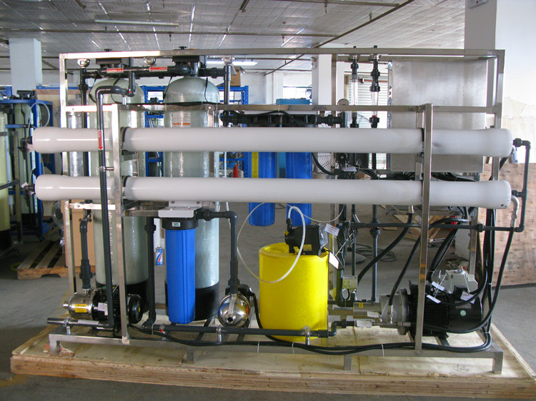 Water desalination machine for boat